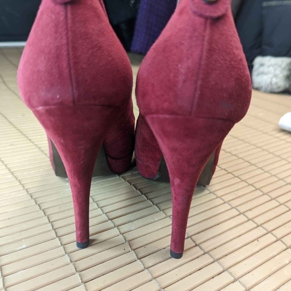 Stuart Weitzman Red Suede Peep Open Toe 5" Heels … - image 7